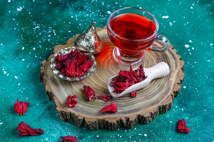 طرز تهیه دمنوش زعفران برای پریود شدن